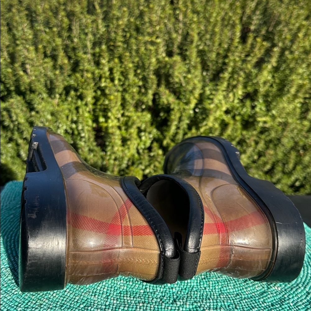 Burberry Nova Check ankle rain runner boots size 37, made in Italy - reposhing. - Picture 6 of 17